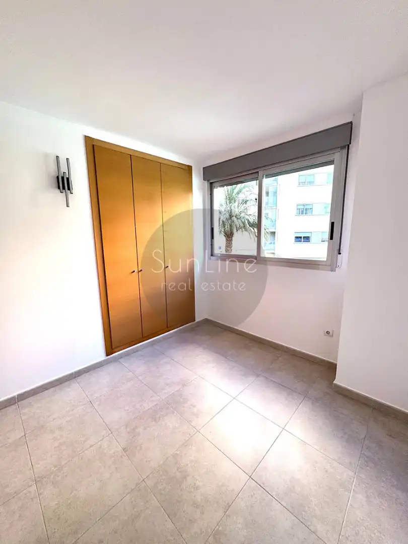 Habitación de Piso de alquiler en Valencia con Aire acondicionado, Terraza y Piscina comunitaria