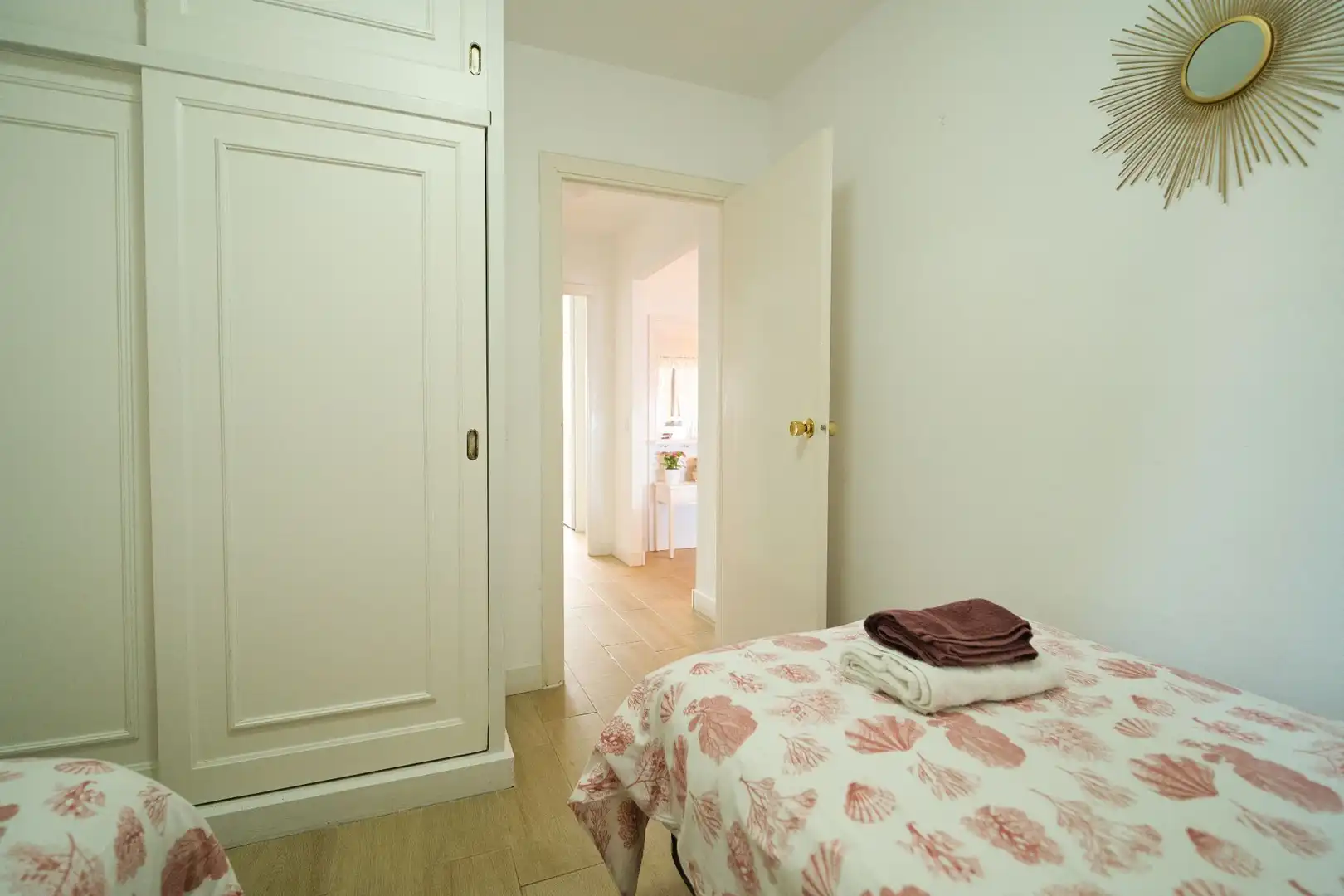 Habitación de Piso en venta en Arona con Terraza, Amueblado y Piscina comunitaria