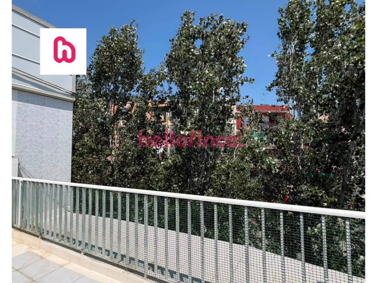 Vista exterior de Ático en venta en Martorell con Terraza, Amueblado y Alarma