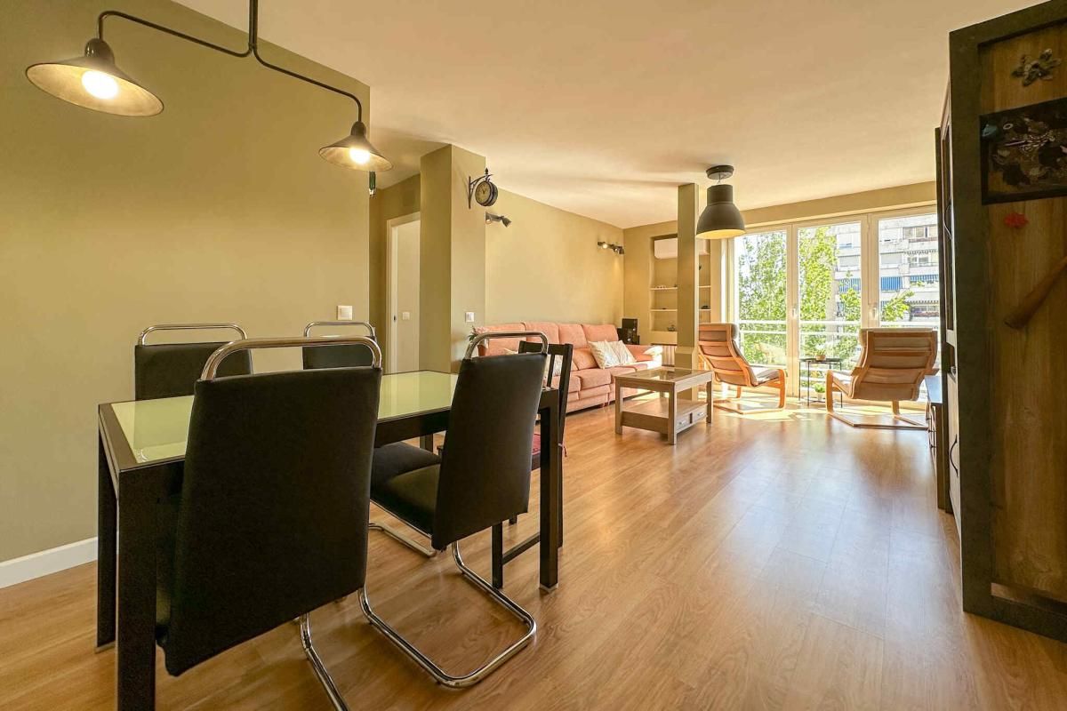 Pis en venda a C. Carlina, Lucero