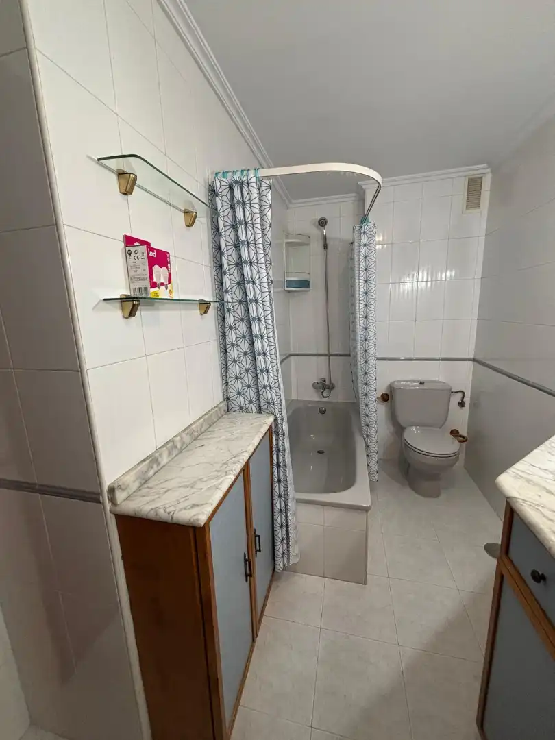 Baño de Piso en venta en Gijón  con Calefacción, Parquet y Trastero