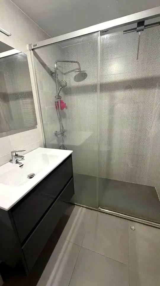 Badezimmer von Wohnungen zum Verkauf in  Logroño mit Heizung