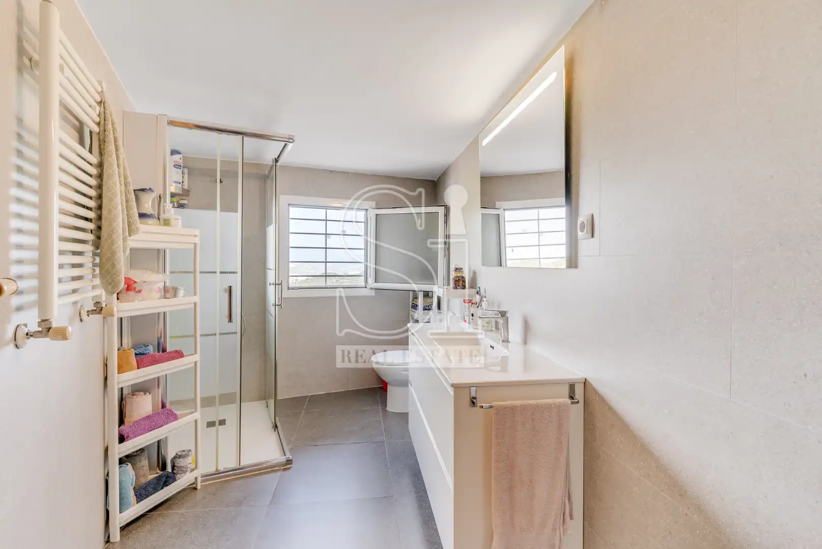 Bathroom of Houses for sale in Montcada i Reixac  with Air Conditioner, Heating and Private garden
