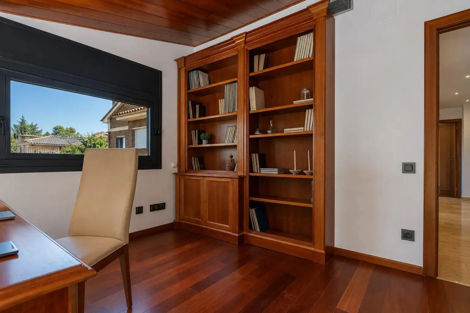 Sala de estar de Casa o chalet en venta en Cerdanyola del Vallès con Aire acondicionado, Calefacción y Jardín privado