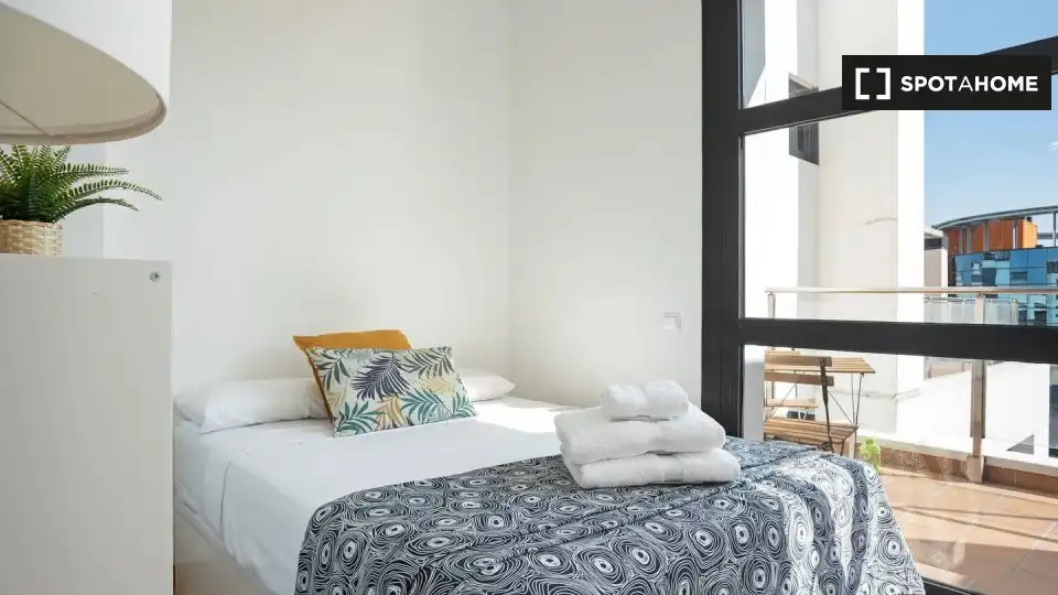 Bedroom of Flat for rent in Madrid  with Air Conditioner, Heating and Furnished