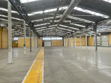 Nave industrial de alquiler en Vigo  con Calefacción y Alarma