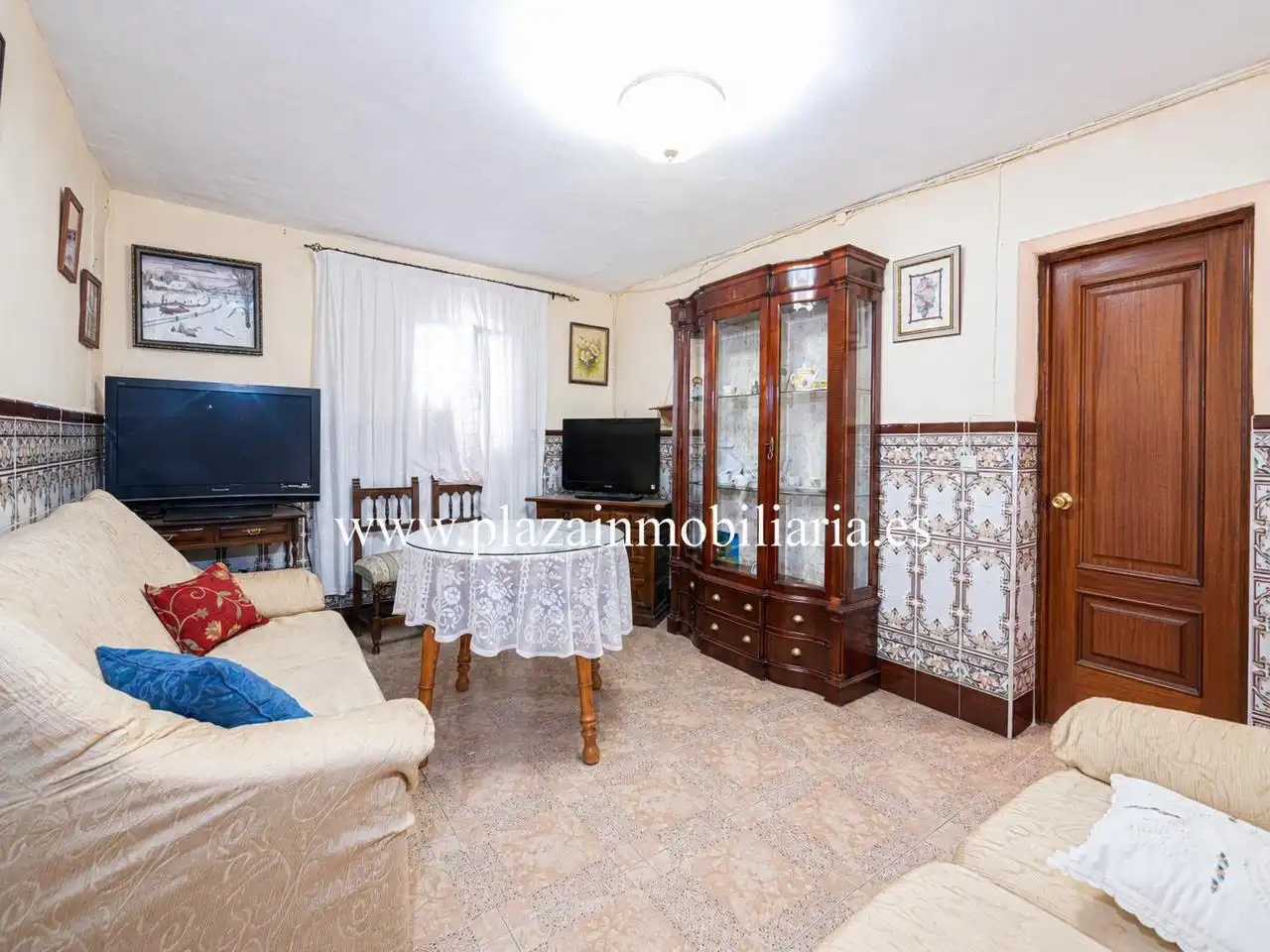 Sala de estar de Casa o chalet en venta en Lucena con Trastero