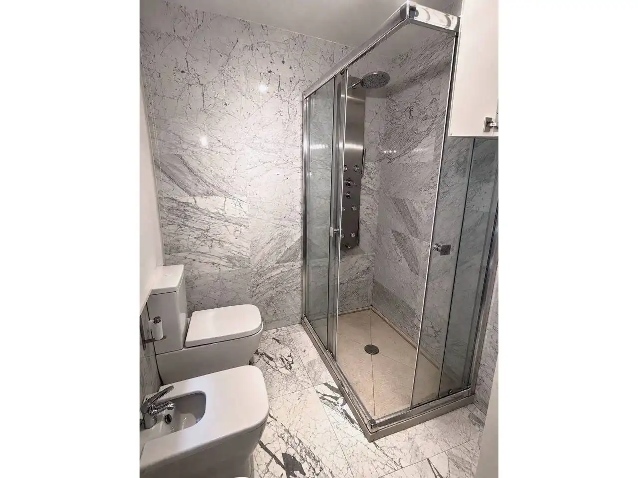 Bathroom of Apartments for rent in  Logroño  with Heating and Furnished