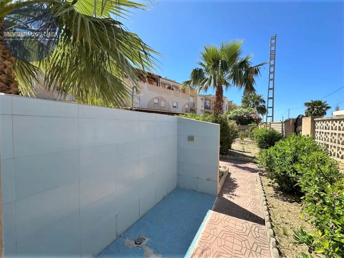 Vista exterior de Dúplex en venta en Águilas con Aire acondicionado, Calefacción y Terraza