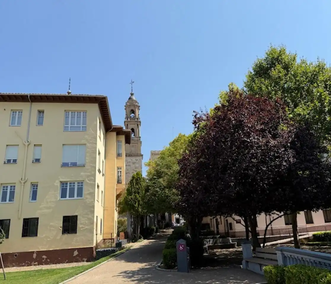 Vista exterior de Apartament en venda en León Capital  amb Calefacció i Parquet