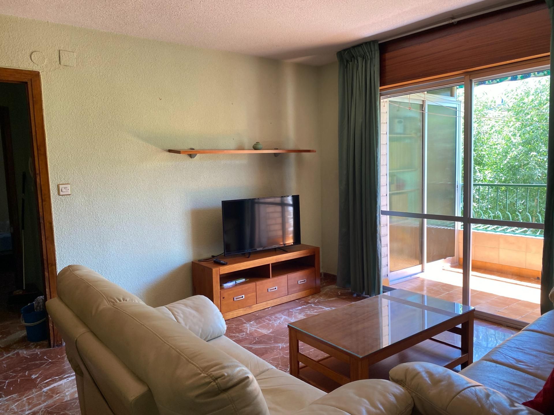 Living room of Flat to rent in  Granada Capital  with Air Conditioner, Terrace and Community pool