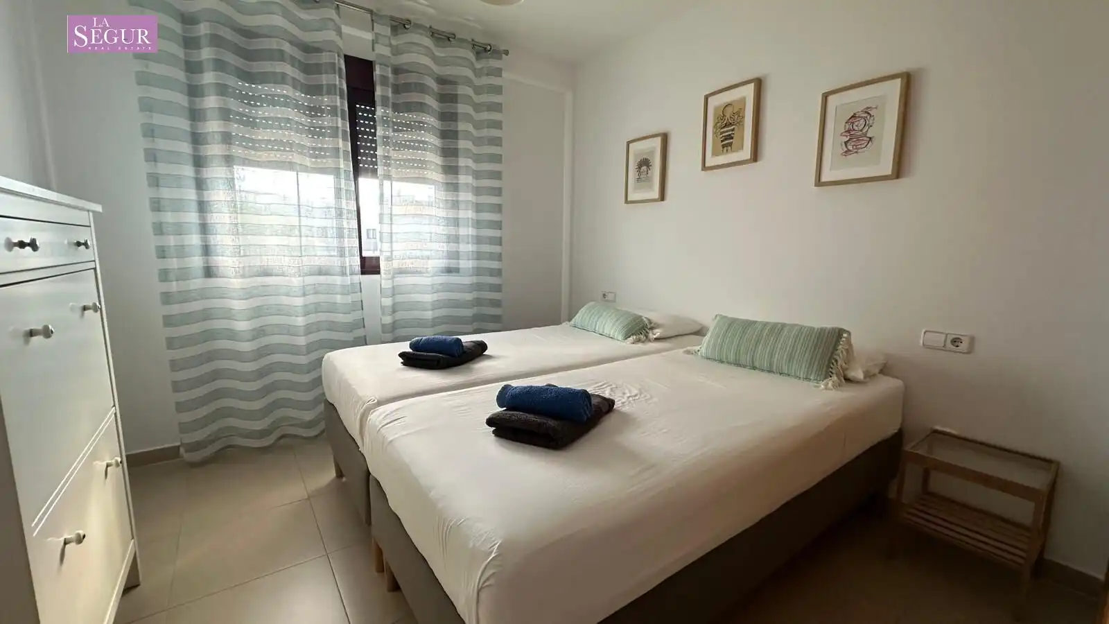 Schlafzimmer von Wohnung zum Verkauf in Conil de la Frontera mit Klimaanlage, Privatgarten und Abstellraum