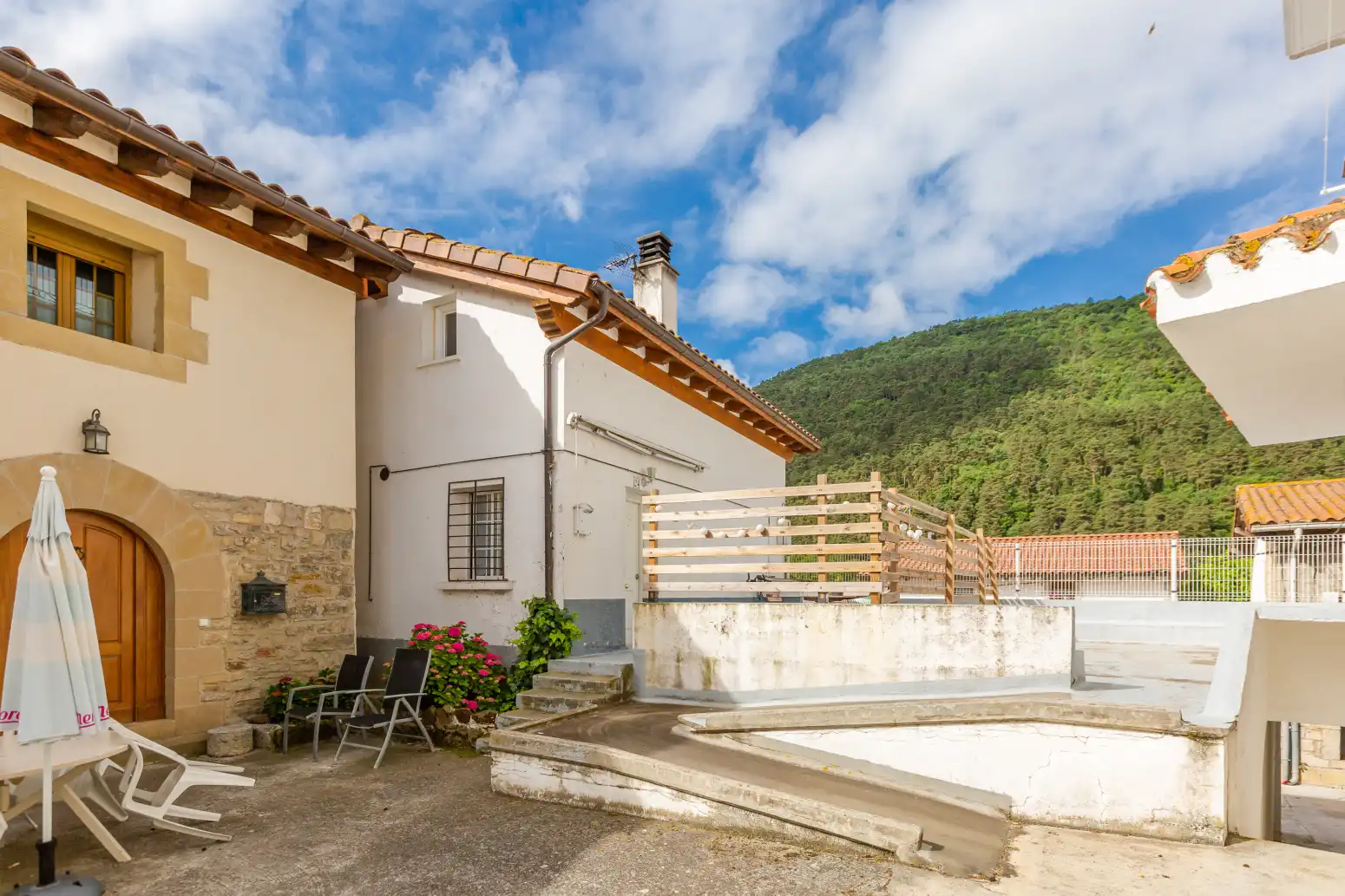 Exterior view of Houses for sale in Odieta  with Heating and Terrace