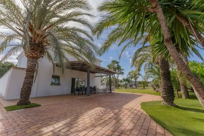 Vista exterior de Casa o chalet en venta en Petrer con Calefacción, Terraza y Piscina