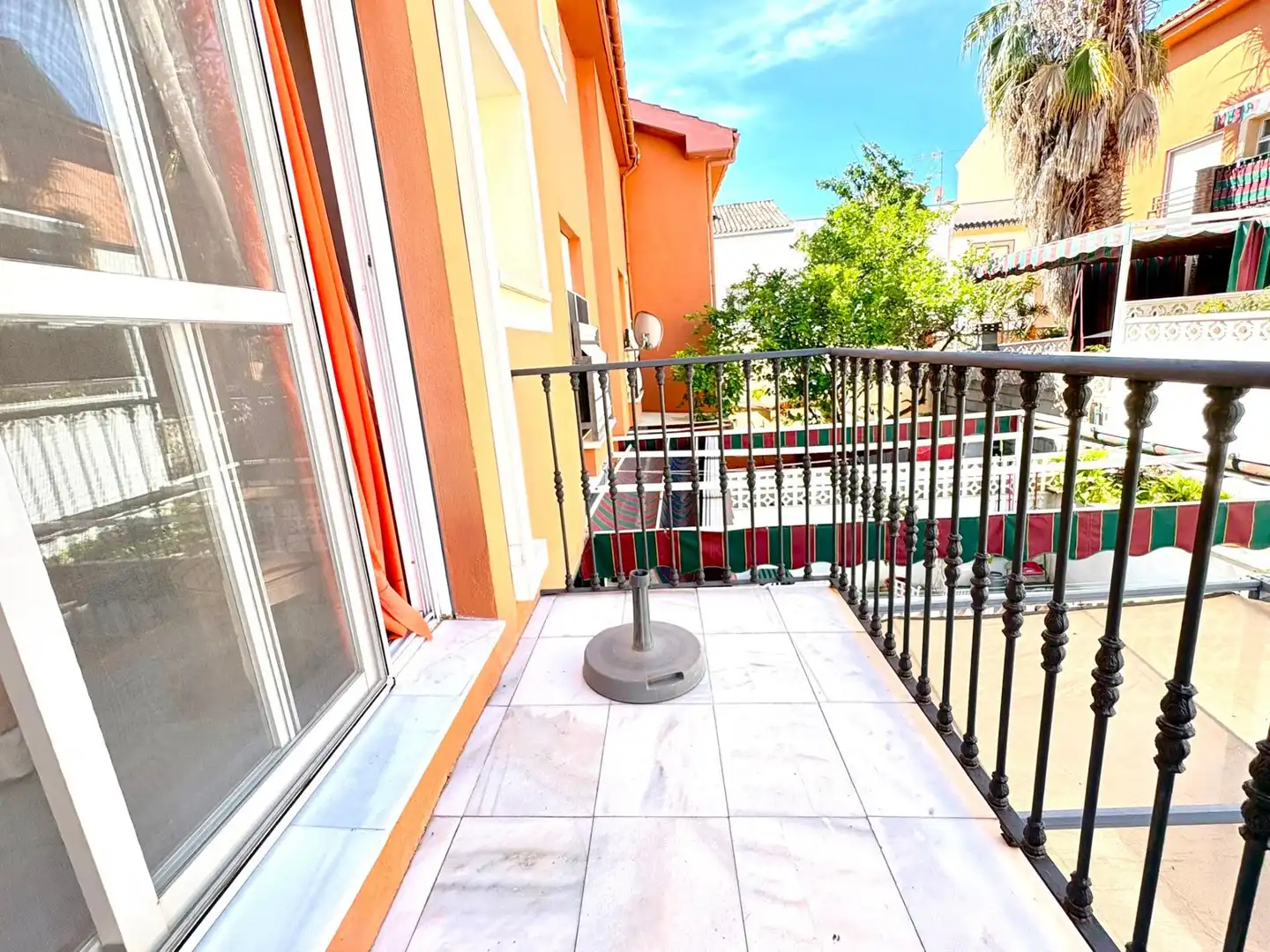 Terrasse von Einfamilien-Reihenhaus zum Verkauf in Marbella mit Heizung, Terrasse und Balkon