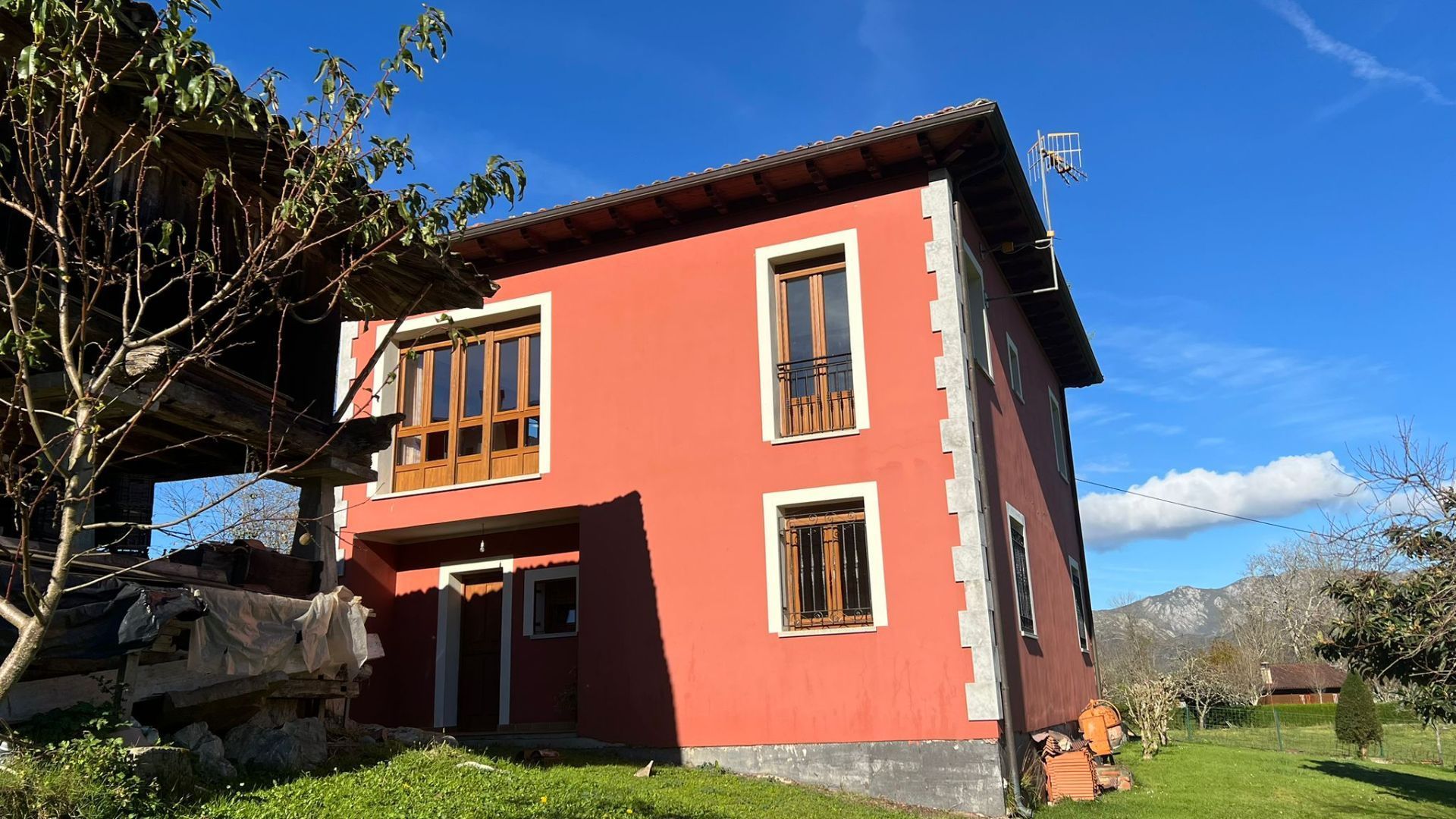 Exterior view of House or chalet for sale in Cangas de Onís  with Heating, Private garden and Storage room