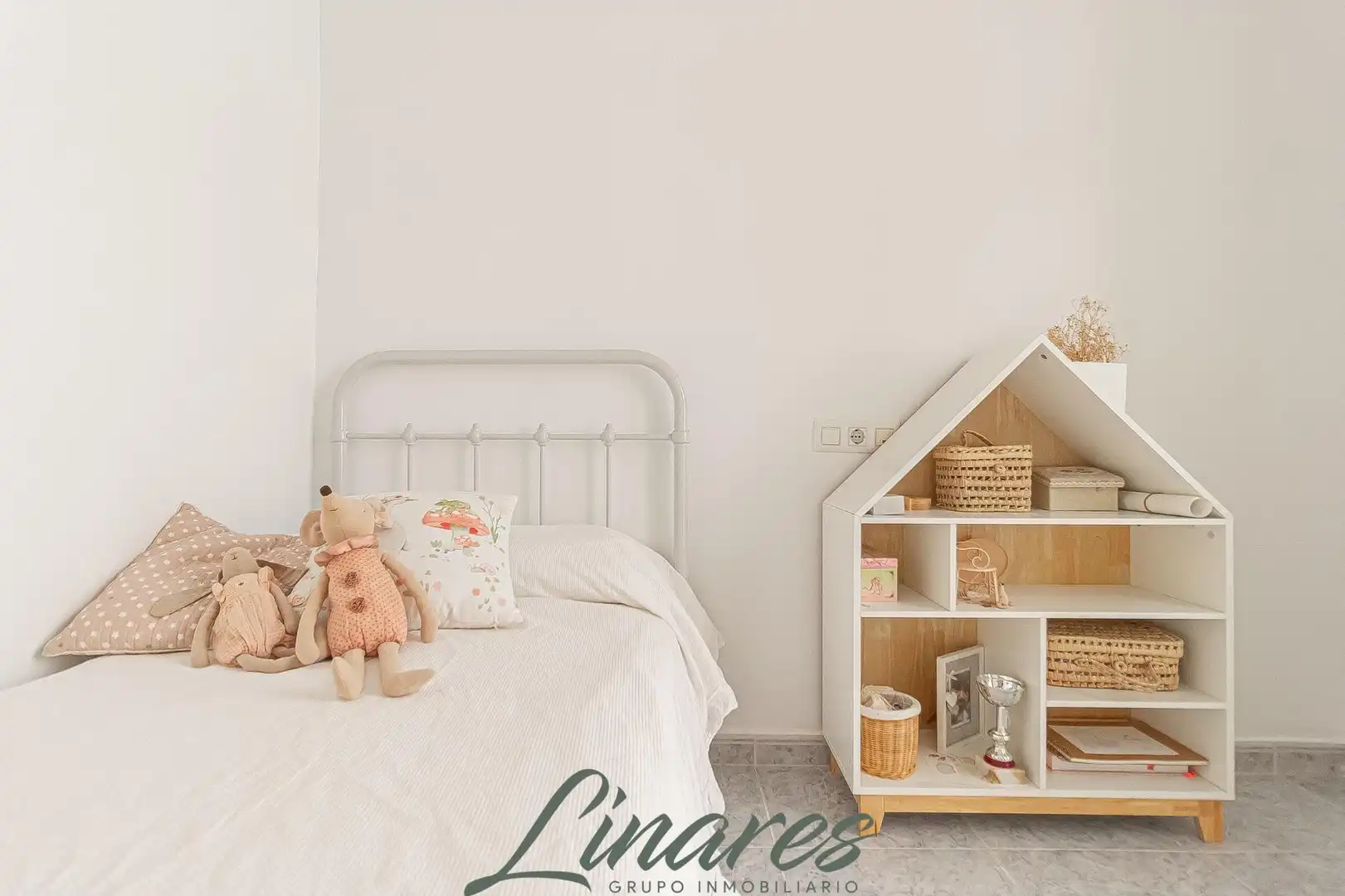 Dormitori de Apartament en venda en Cartagena amb Balcó