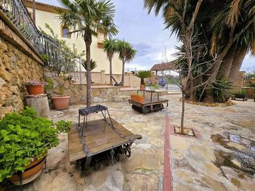 House with garden for sale in Loja