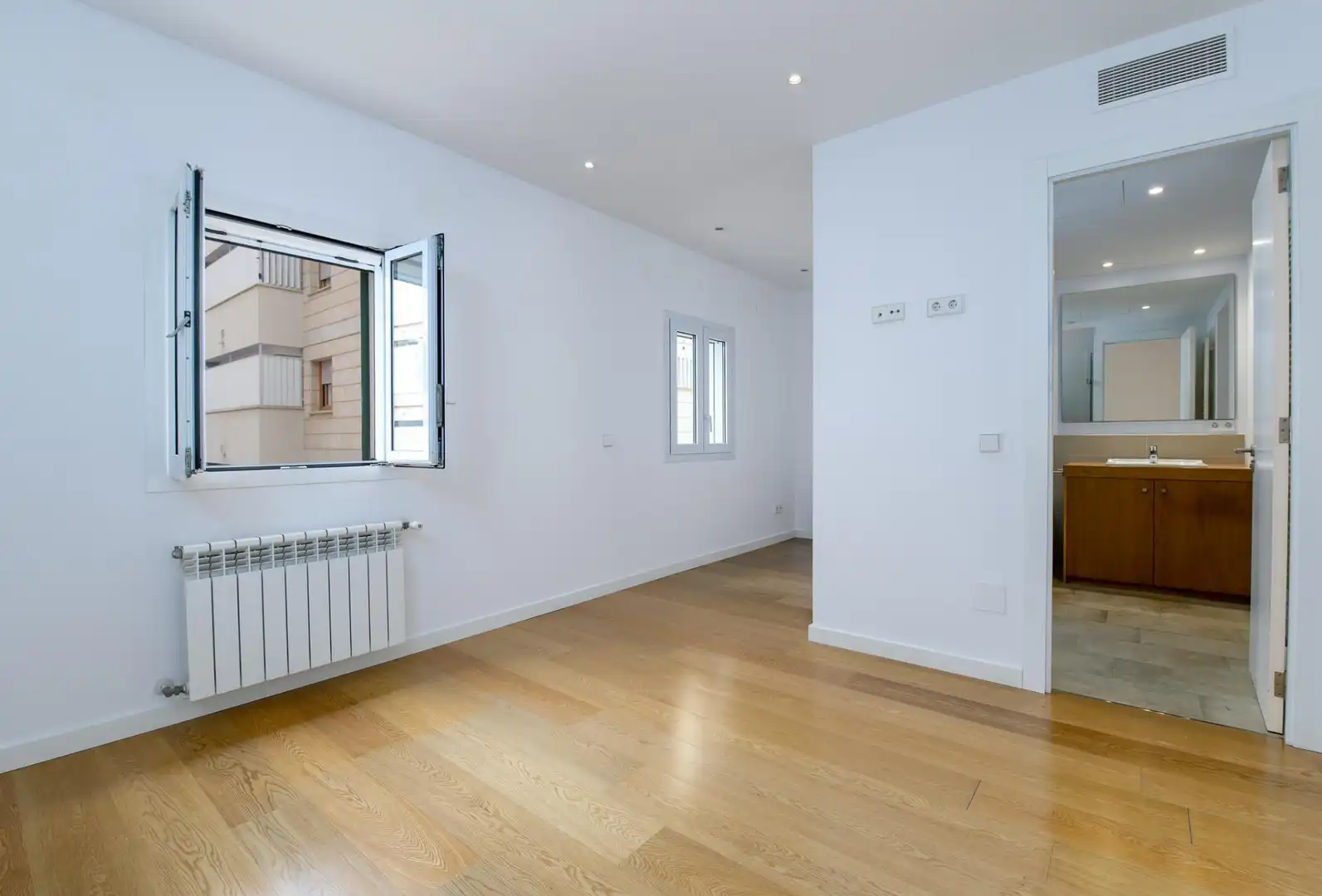 Flat with terrace for sale in BARO DE SANTA MARIA DEL S, imagen 13