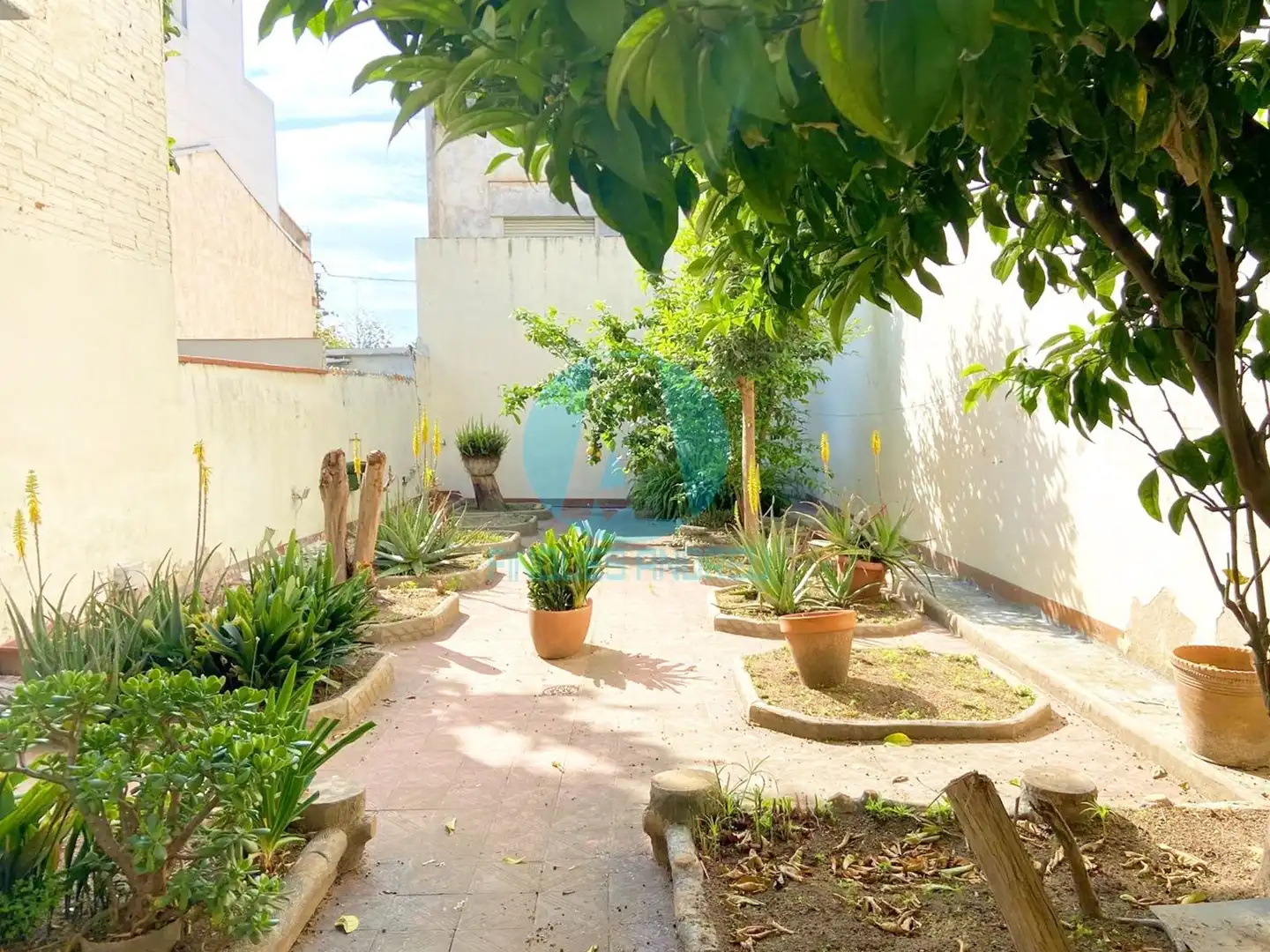 Garten von Einfamilien-Reihenhaus zum Verkauf in Mataró mit Privatgarten, Terrasse und Abstellraum