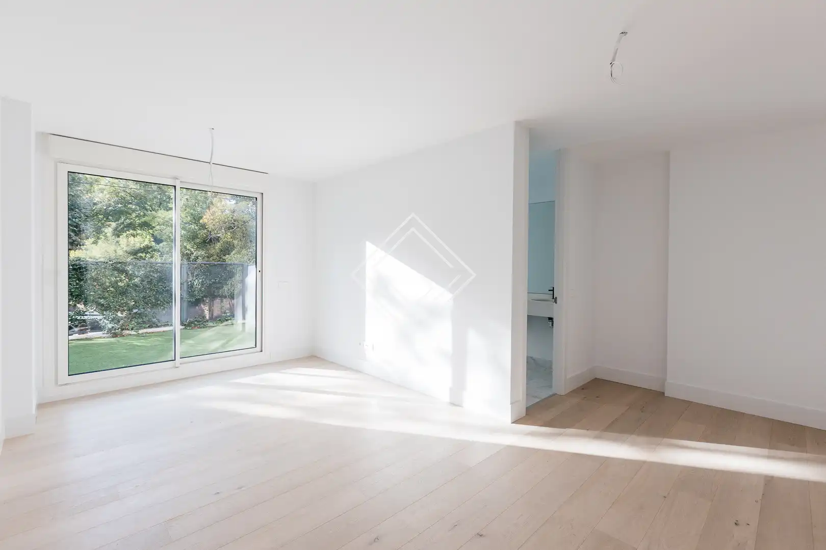 Habitación de Dúplex en venta en Madrid con Aire acondicionado, Terraza y Trastero