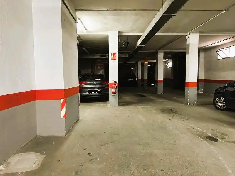 Aparcament de Garatge en venda en Madrid