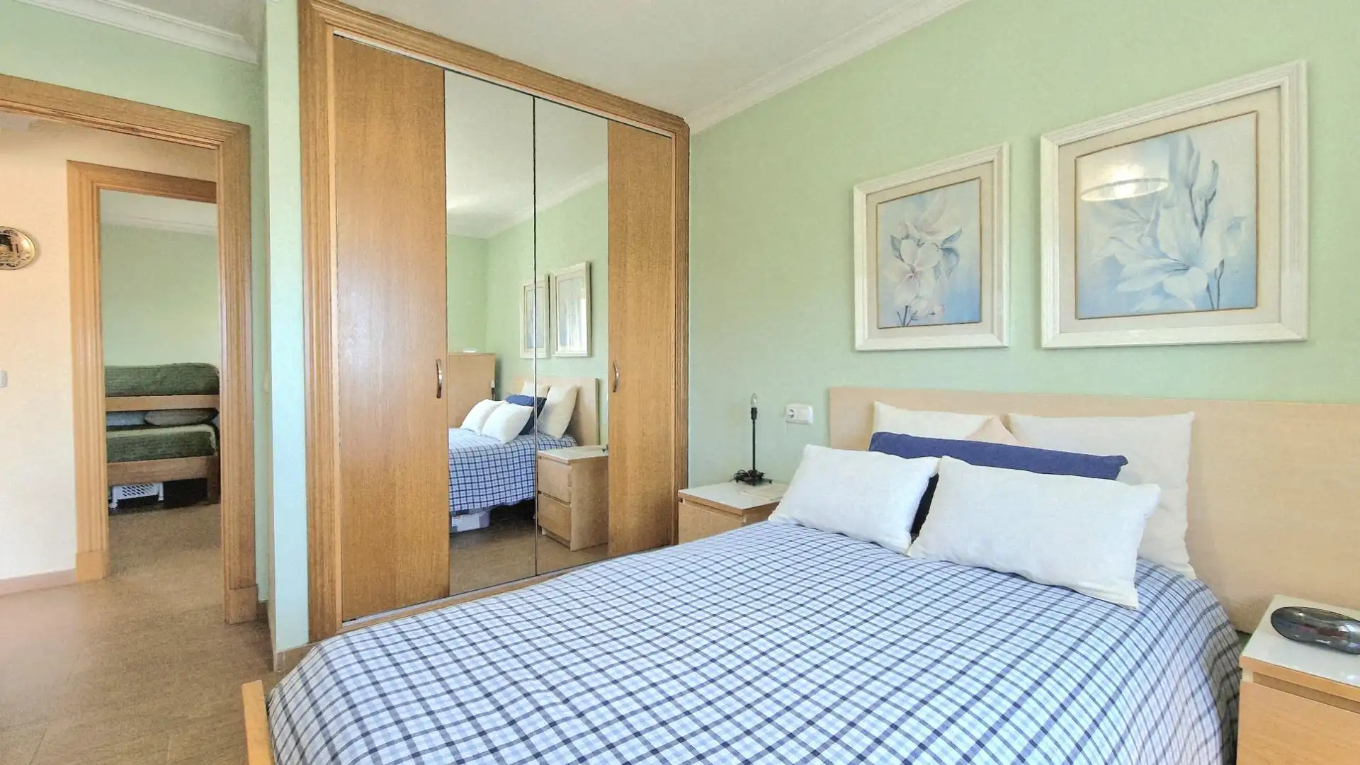 Dormitori de Casa o xalet en venda en Mijas amb Aire condicionat, Jardí privat i Terrassa