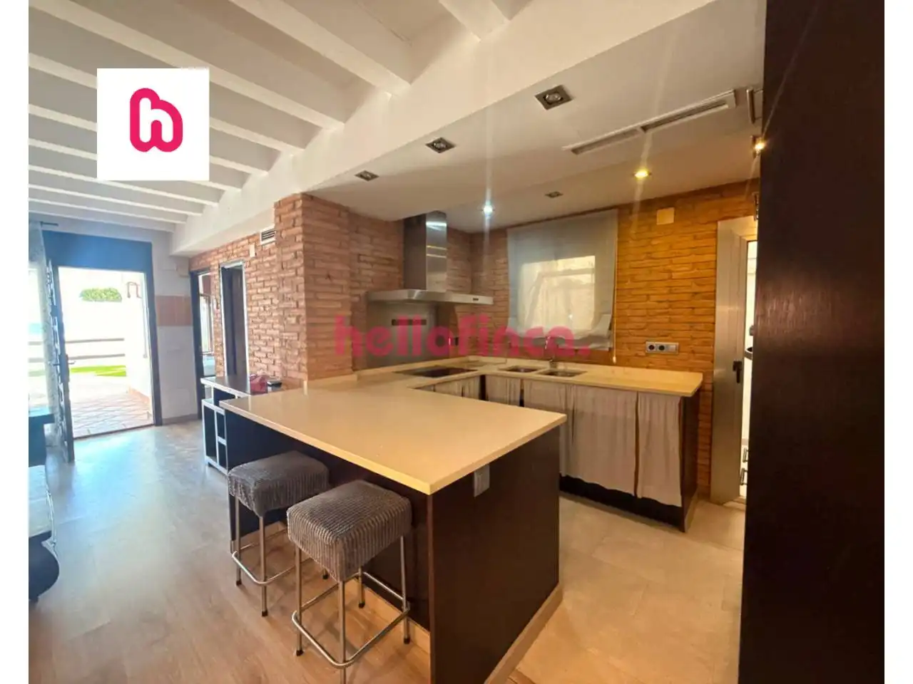 Kitchen of Flat for sale in Vilanova i la Geltrú  with Air Conditioner, Heating and Private garden