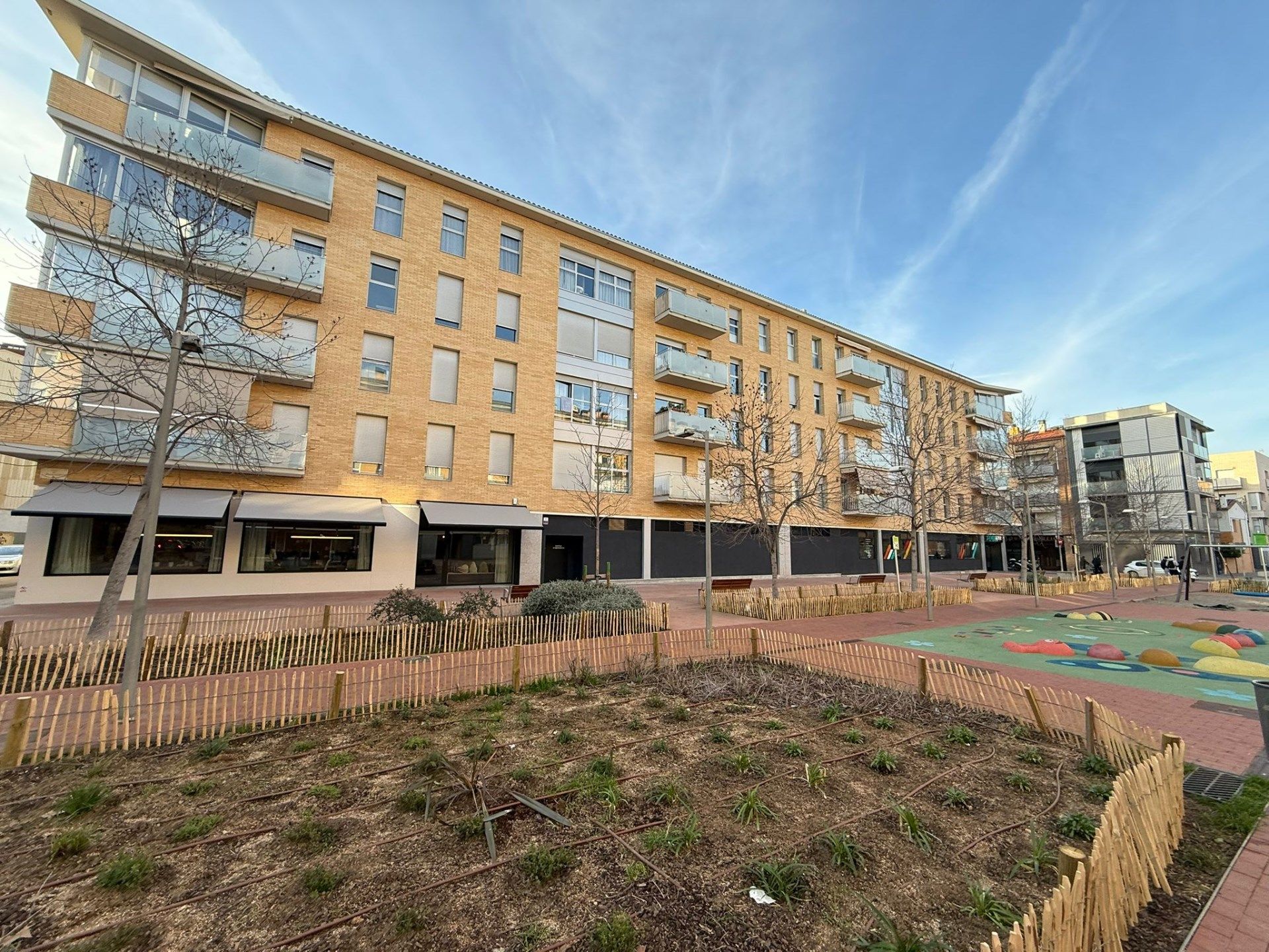 Vista exterior de Pis de lloguer en Girona Capital amb Calefacció i Balcó