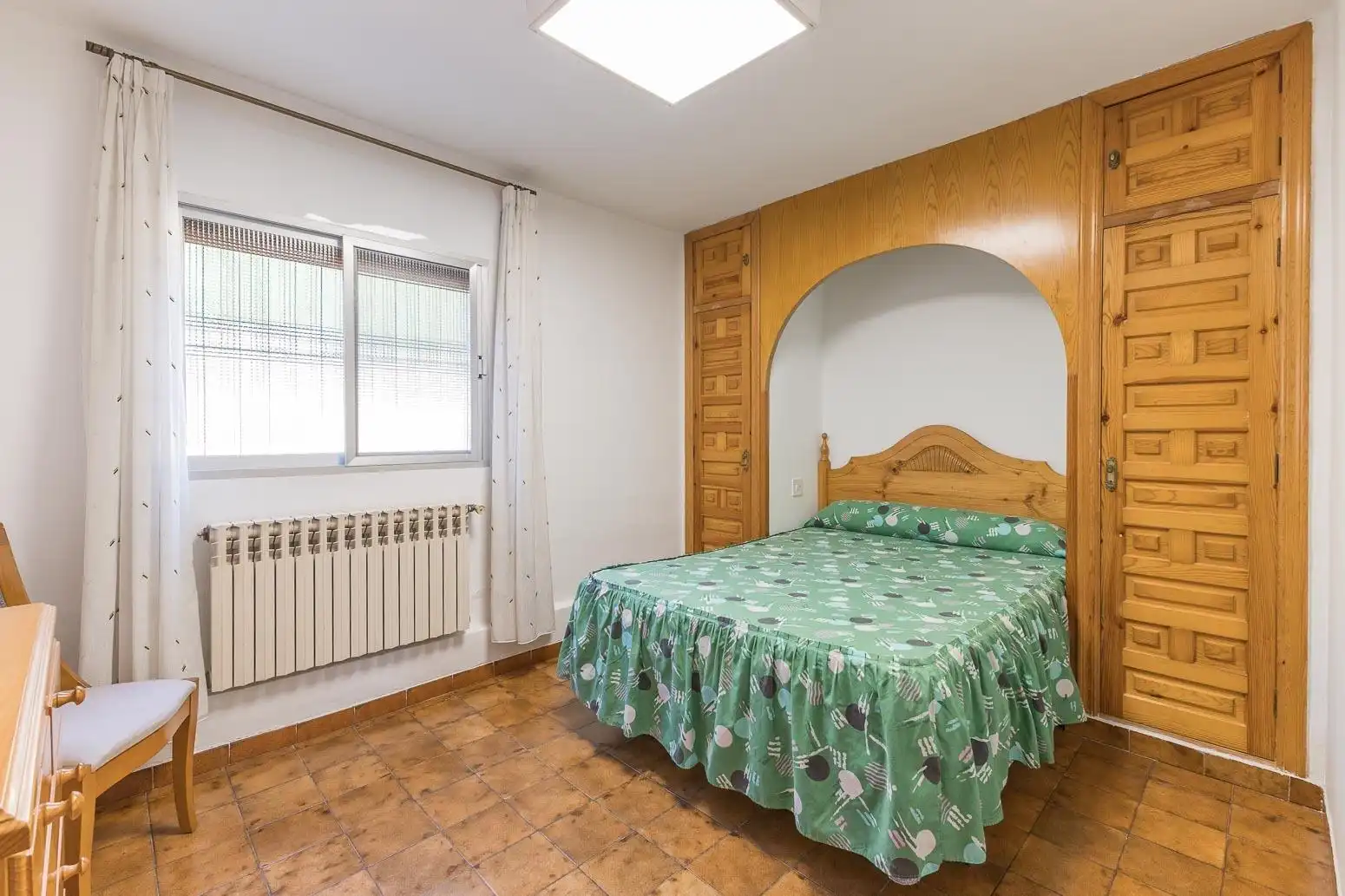 Habitación de Casa o chalet en venta en La Pobla de Vallbona con Aire acondicionado, Calefacción y Jardín privado