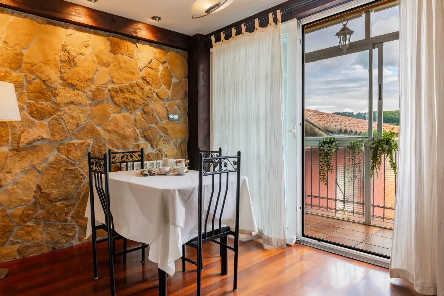Comedor de Piso en venta en Hernani con Calefacción y Balcón