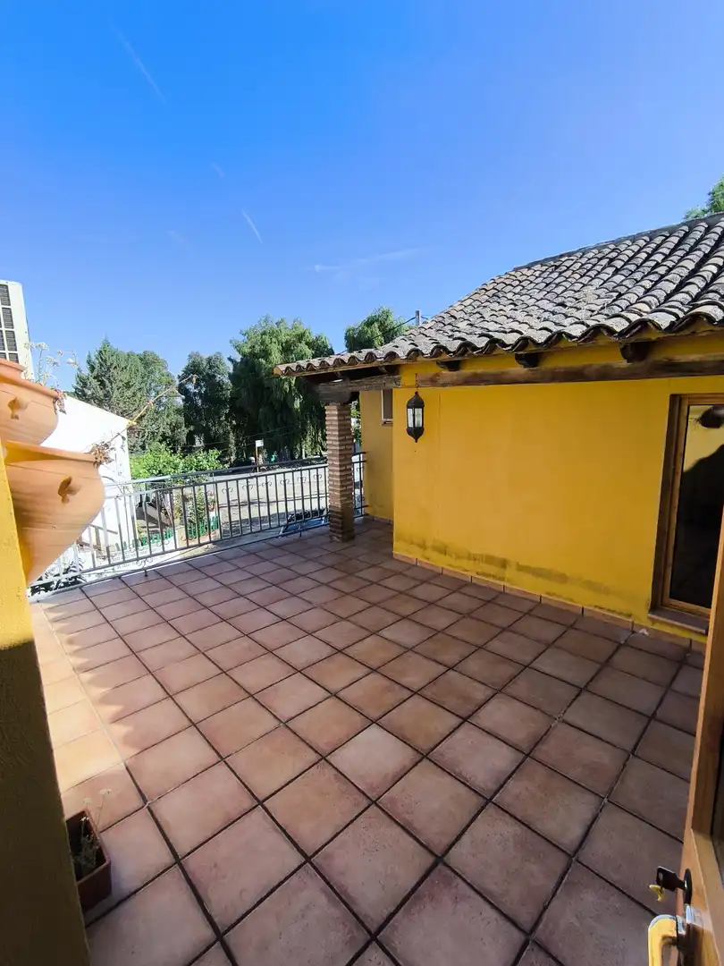 Terrassa de Casa o xalet en venda en Baños de la Encina amb Aire condicionat, Jardí privat i Terrassa