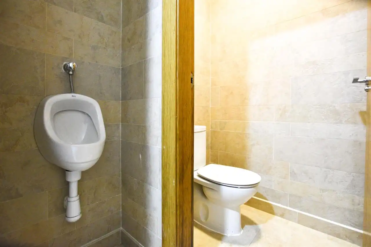 Bany de Local de lloguer en Pulpí