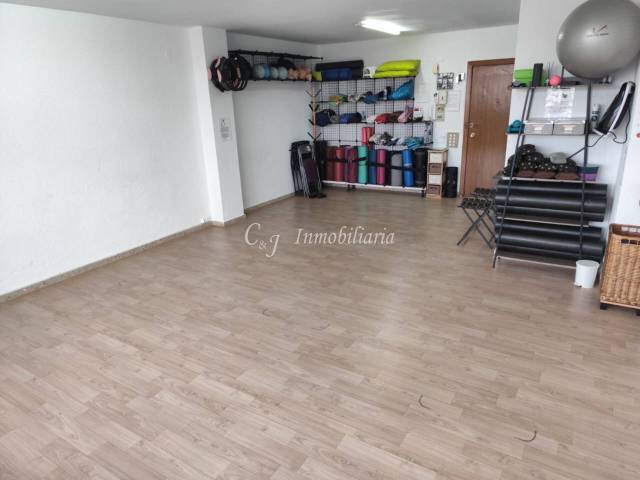 Oficina en Venta en Avenida de Abril - 9 de Octubre