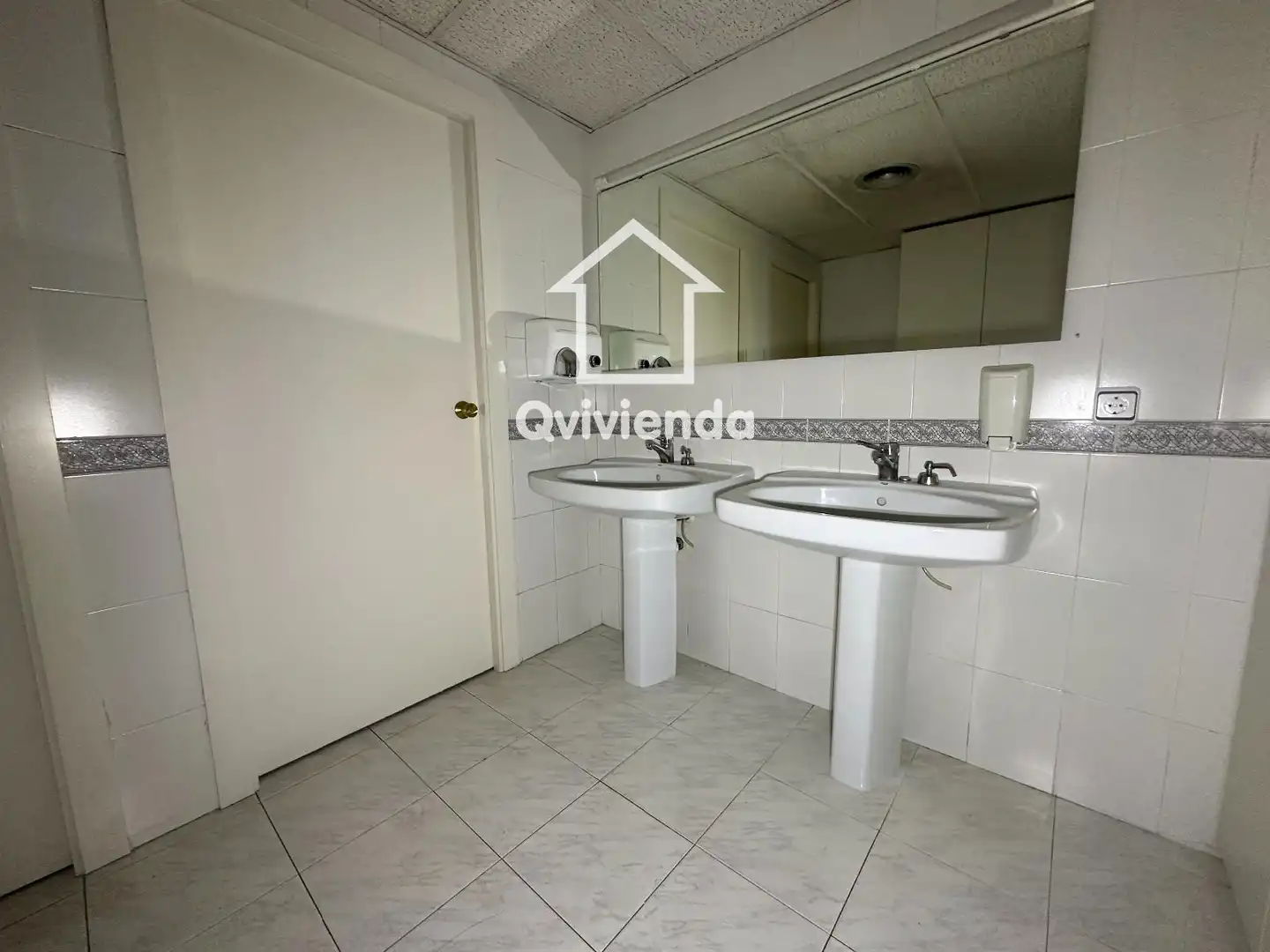 Baño de Local de alquiler en Terrassa