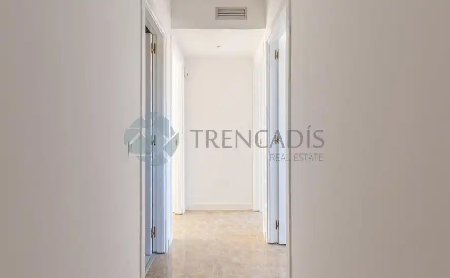 Bedroom of Flat for sale in Madrid