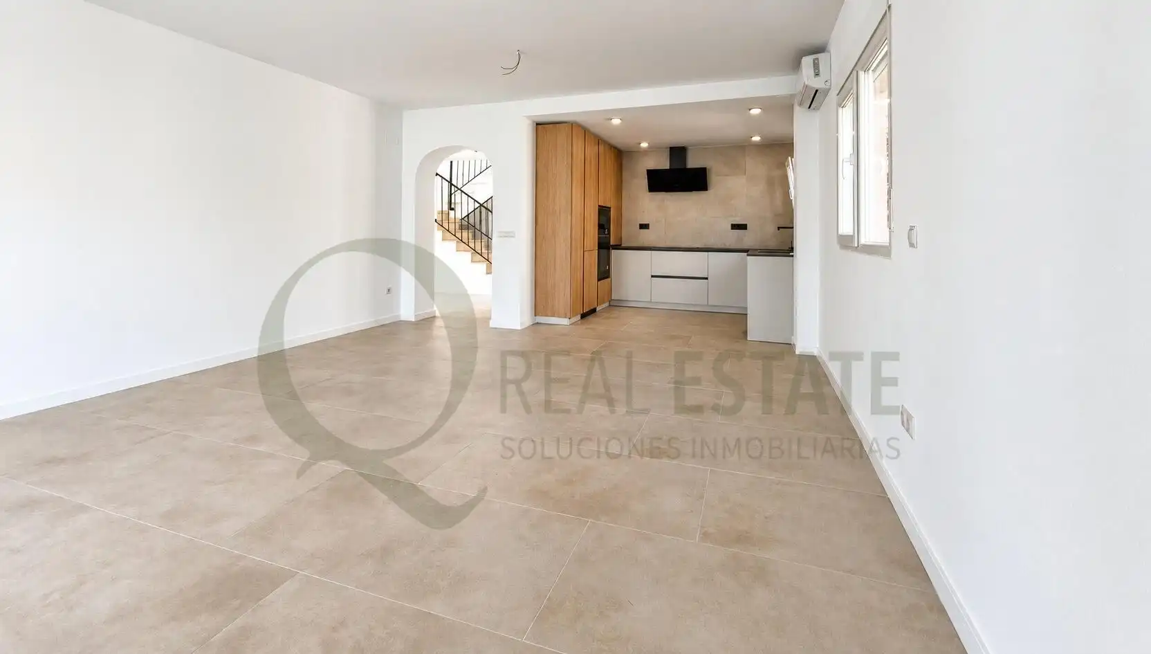 Detached house with garden for sale in Calle Calle Torrevella, imagen 4