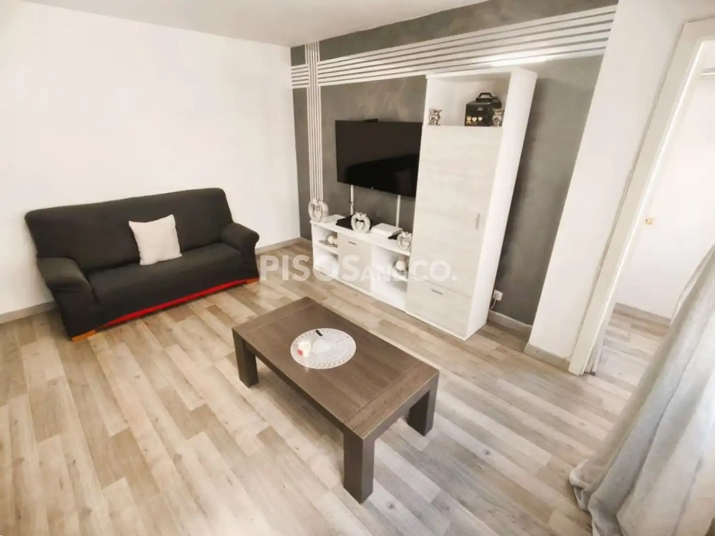 Sala de estar de Piso en venta en Cambre  con Calefacción, Trastero y Amueblado