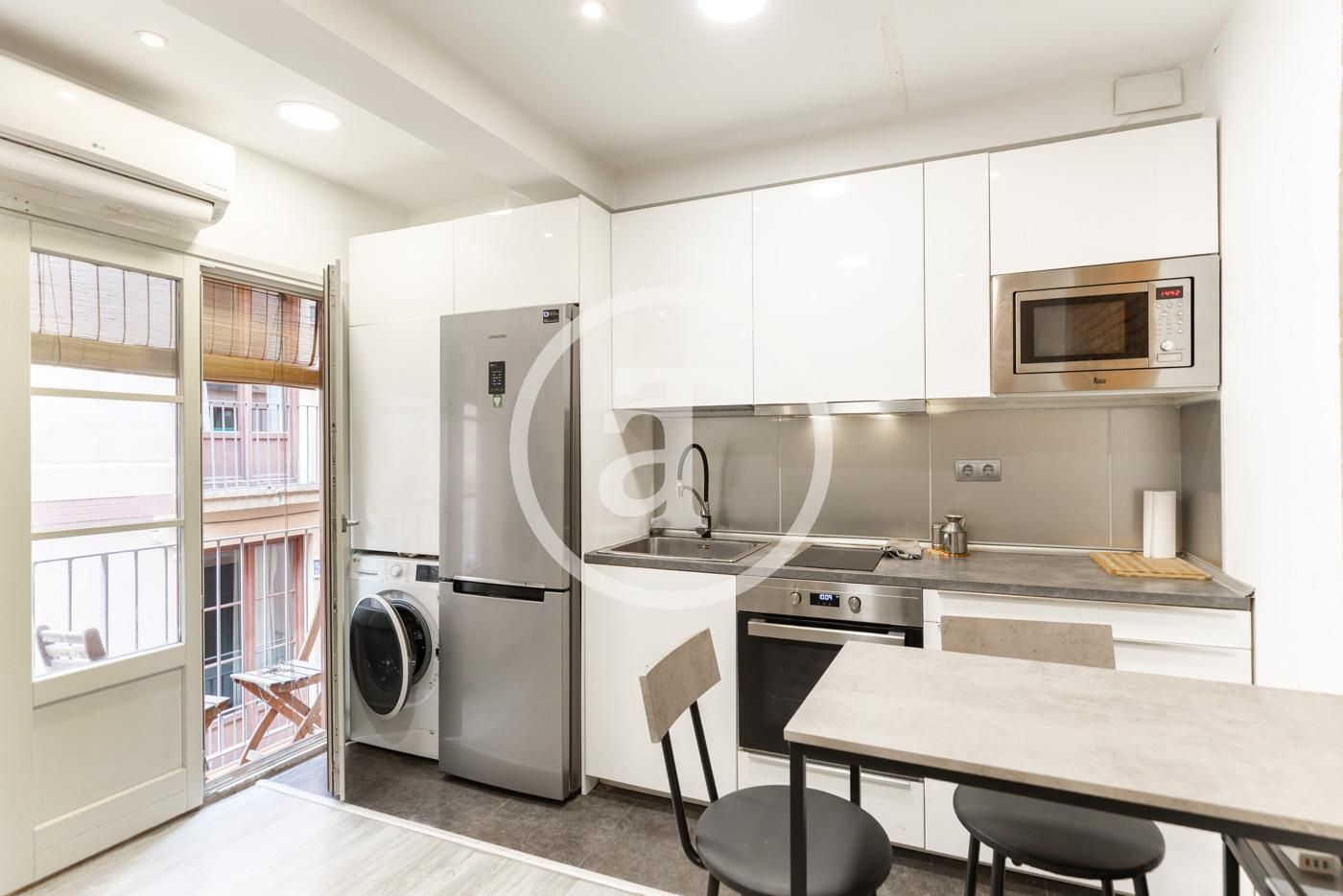 Cuina de Dúplex de lloguer en  Barcelona Capital amb Aire condicionat, Calefacció i Moblat