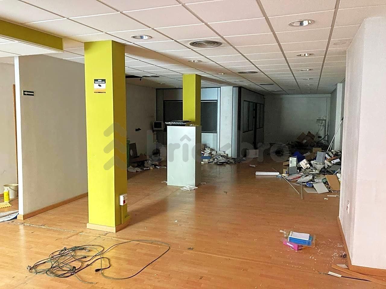 Local en venda en Igualada amb Aire condicionat