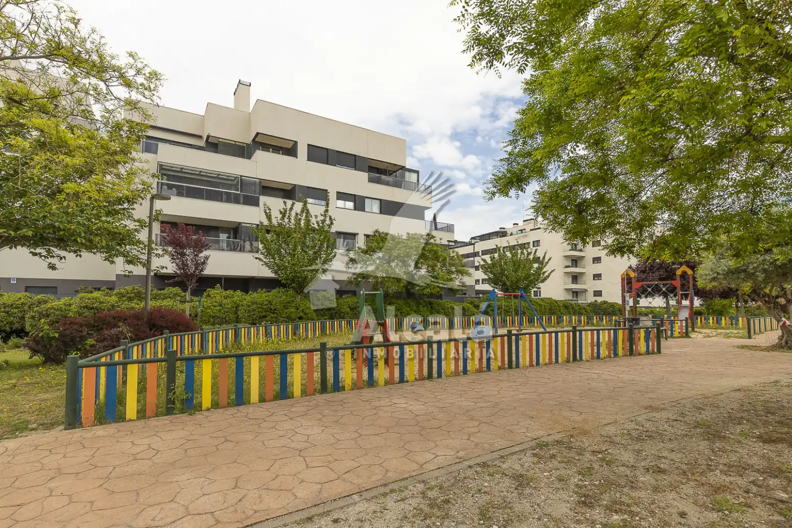 Außenansicht von Wohnung zum Verkauf in Alcalá de Henares mit Klimaanlage, Heizung und Privatgarten