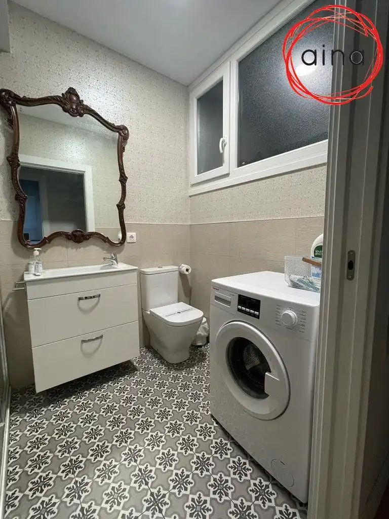 Bathroom of Flat for sale in  Pamplona / Iruña  with Air Conditioner, Furnished and Balcony