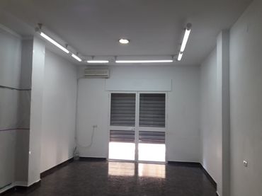 Local comercial en venda a Calle Robinson Crusoe 22