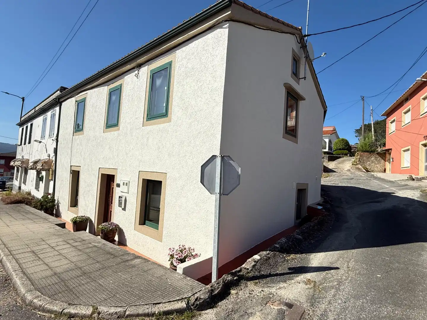 Vista exterior de Finca rústica en venda en Rianxo amb Calefacció, Jardí privat i Moblat
