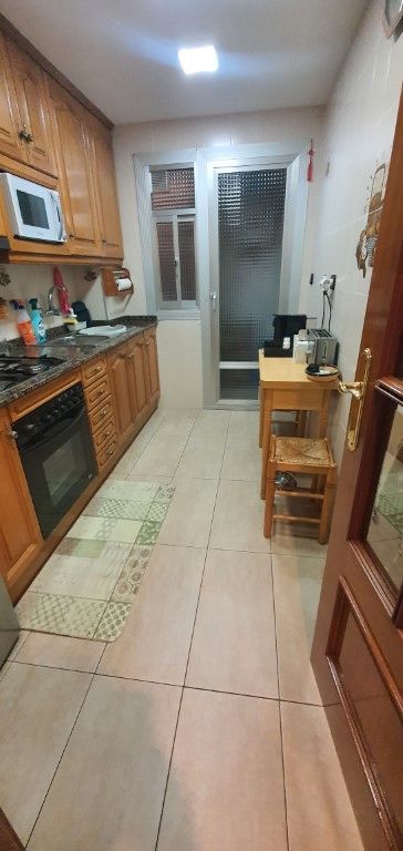 Cuina de Planta baixa en venda en Badalona amb Aire condicionat