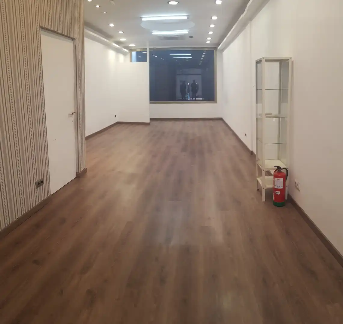Geschaftsraum zur Miete in Badalona mit Klimaanlage, Heizung und Terrasse