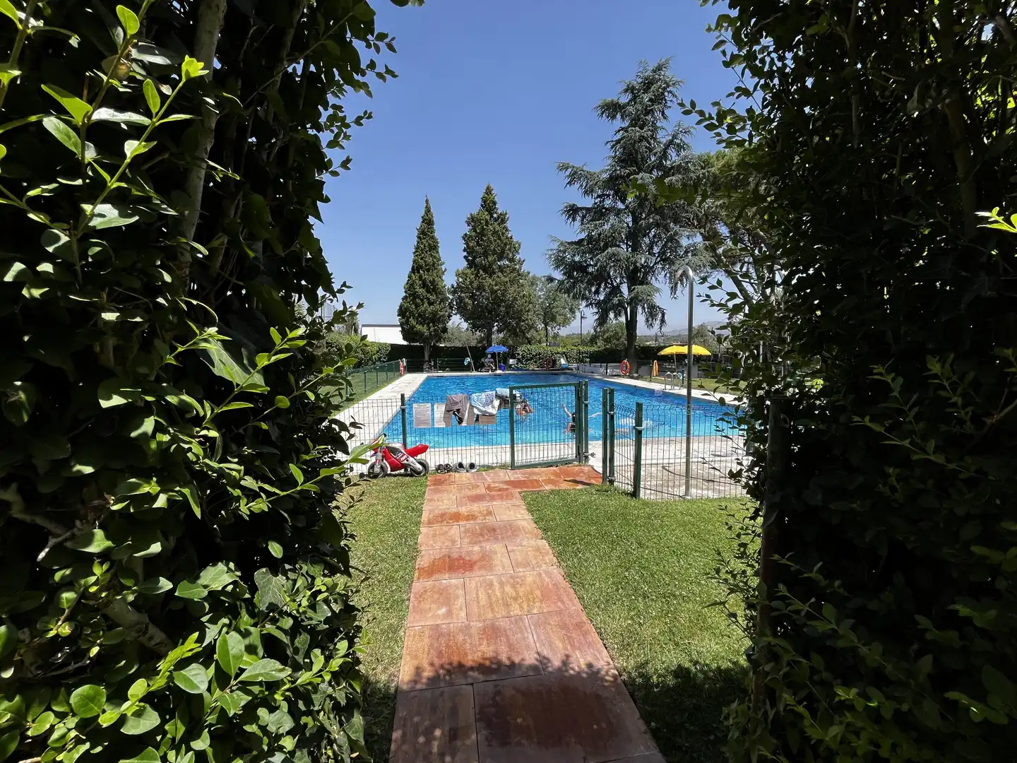 Piscina de Pis de lloguer en Galapagar amb Calefacció, Parquet i Terrassa
