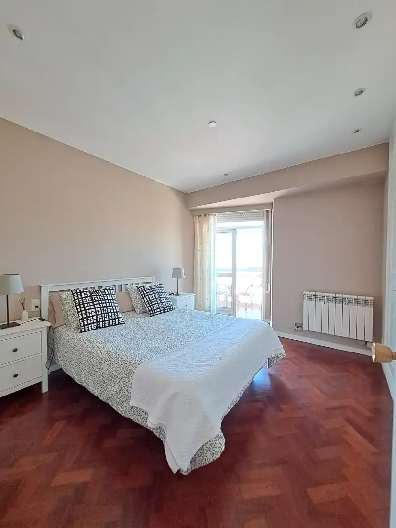 Habitación de Piso de alquiler en A Coruña Capital  con Calefacción, Terraza y Amueblado