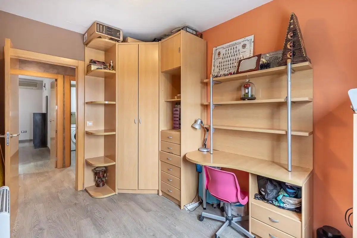 Bedroom of Flat for sale in Granada  with Air Conditioner, Heating and Storage room