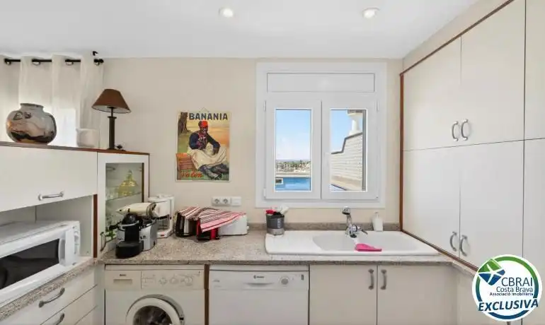 Cocina de Apartamento en venta en Empuriabrava con Aire acondicionado, Trastero y Piscina